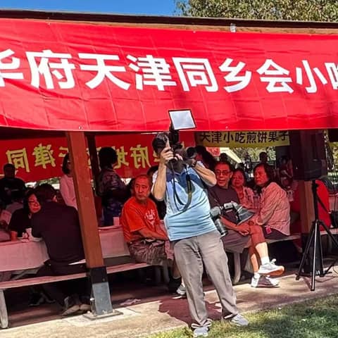 2025 年天津小吃美食音乐节现场